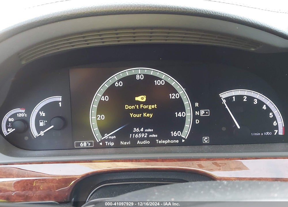 2010 MERCEDES-BENZ S 550 VIN: WDDNG7BB8AA332181