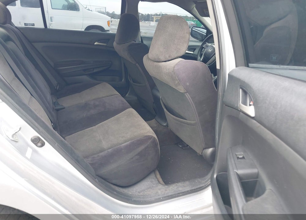 2008 HONDA ACCORD VIN: 1HGCP26418A027312