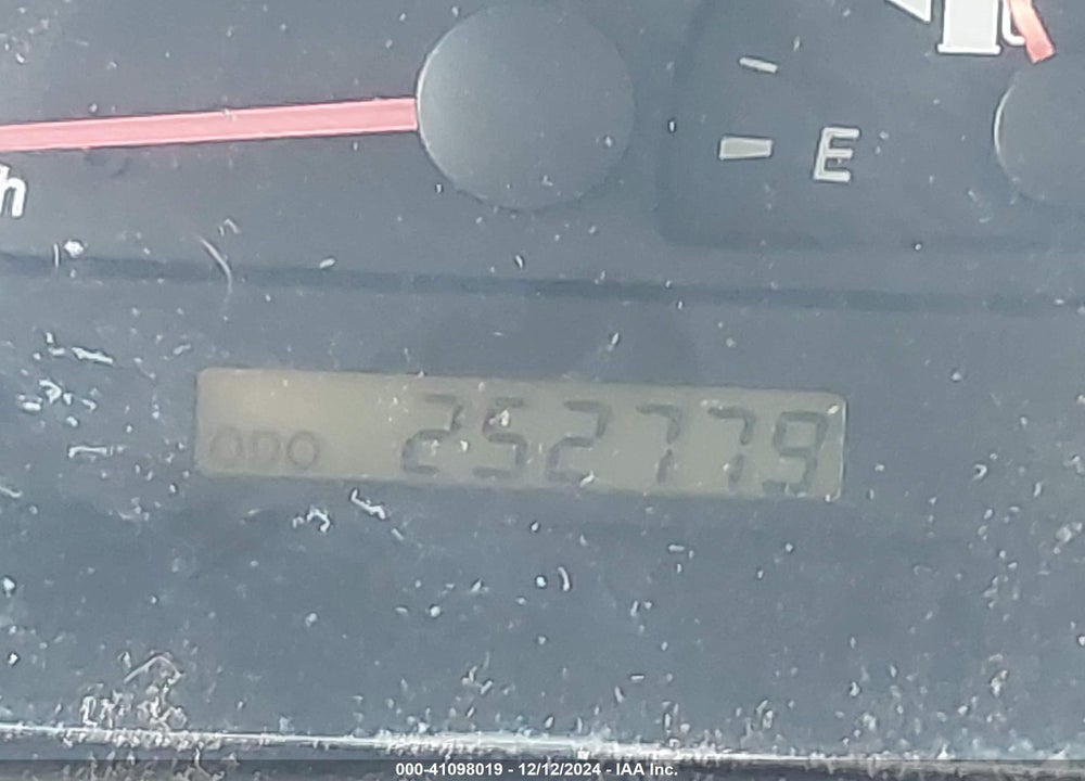 2003 TOYOTA CAMRY LE VIN: 4T1BE32K83U197356
