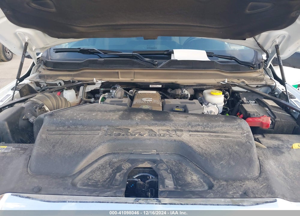 2024 RAM 3500 BIG HORN  4X4 8' BOX VIN: 3C63RRHL2RG289677