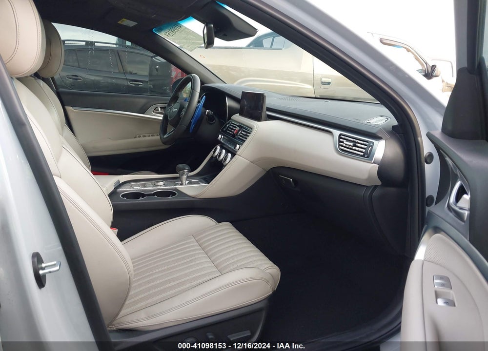 2022 GENESIS G70 3.3T AWD VIN: KMTG54TE0NU092744