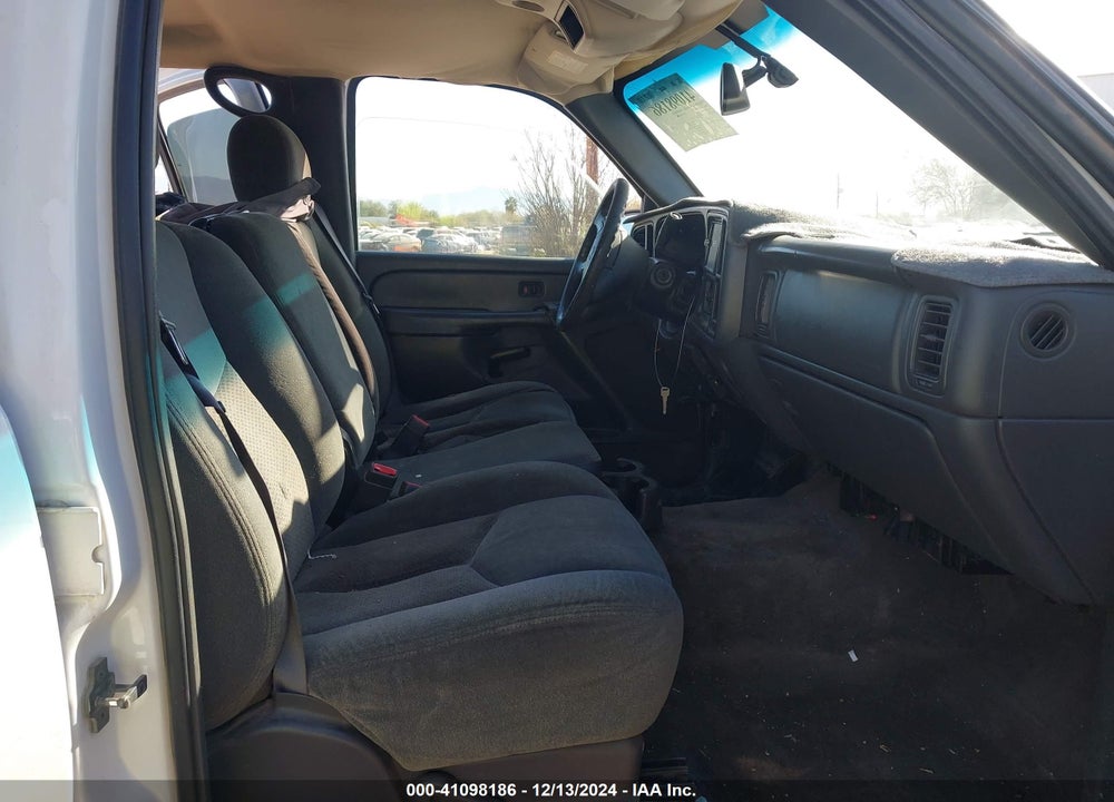 2004 CHEVROLET SILVERADO 2500 LS VIN: 1GCGC23U84F120308