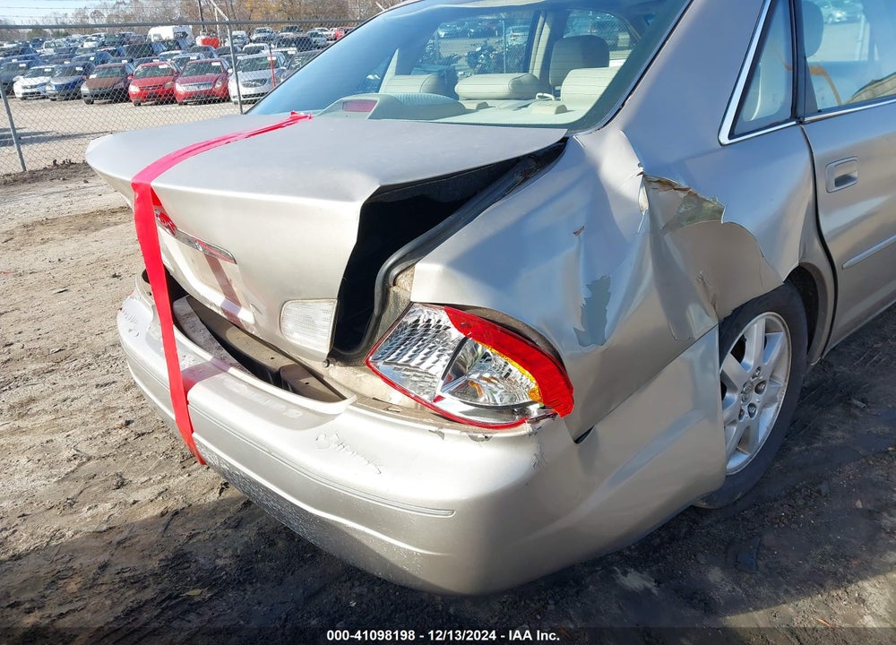 2001 TOYOTA AVALON XLS VIN: 4T1BF28B81U174185