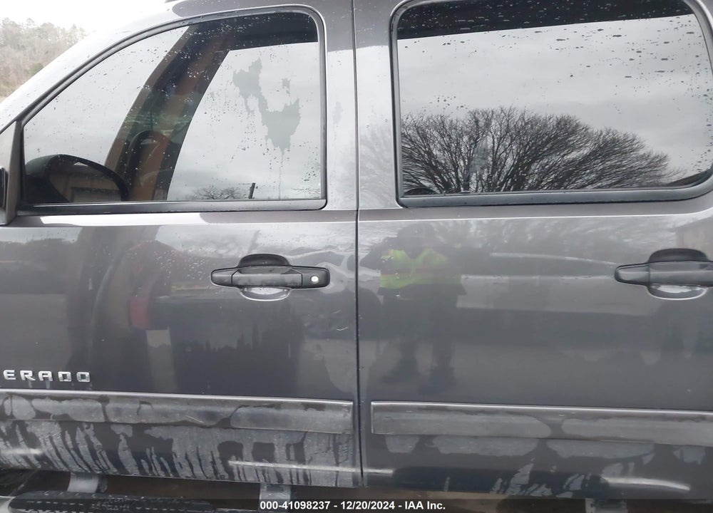 2011 CHEVROLET SILVERADO 1500 LT VIN: 3GCPKSE37BG143307