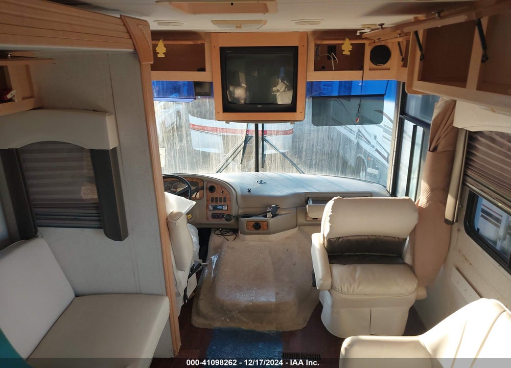 2004 R-VISION MOTORHOME CHASSIS VIN: 5B4LP57G133363232