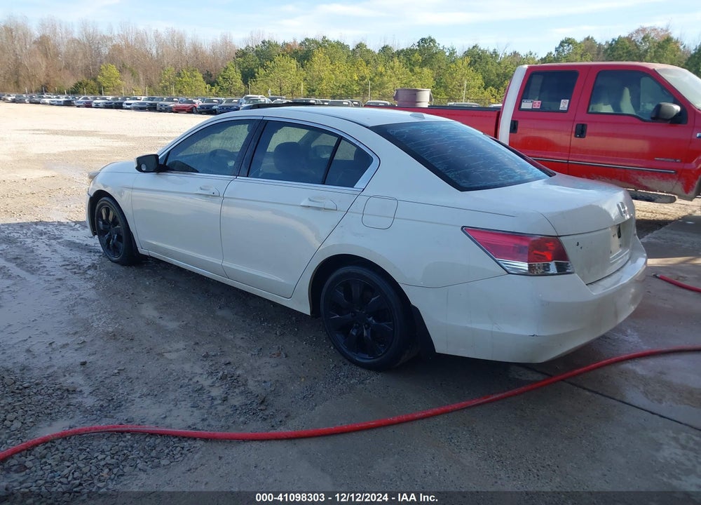 2008 HONDA ACCORD SDN EX-L VIN: 1HGCP26898A111526
