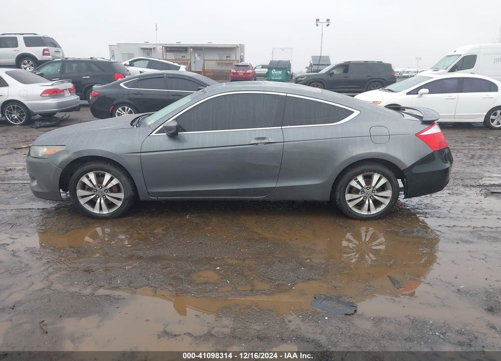 2010 HONDA ACCORD VIN: 1HGCS1A72AA017114