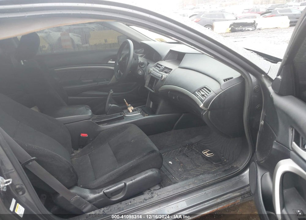 2010 HONDA ACCORD VIN: 1HGCS1A72AA017114