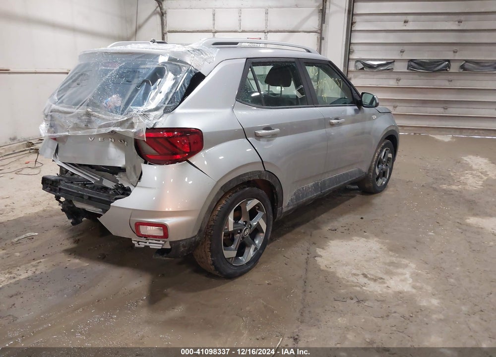 2024 HYUNDAI VENUE SEL VIN: KMHRC8A31RU285704