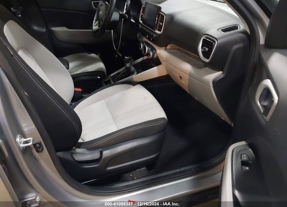 2024 HYUNDAI VENUE SEL VIN: KMHRC8A31RU285704