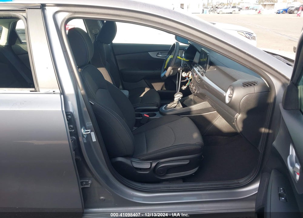 2023 KIA FORTE VIN: 3KPF24AD7PE520324