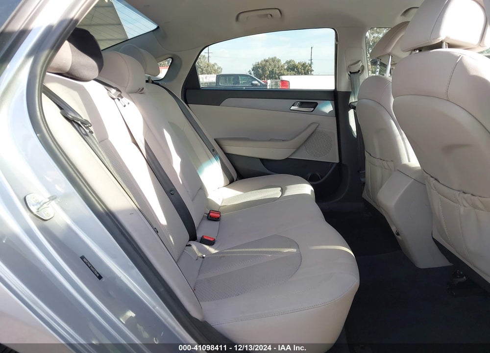 2017 HYUNDAI SONATA VIN: 5NPE24AF1HH570646