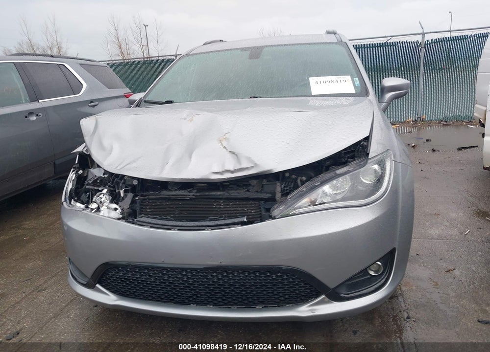 2018 CHRYSLER PACIFICA TOURING L VIN: 2C4RC1BG3JR260690