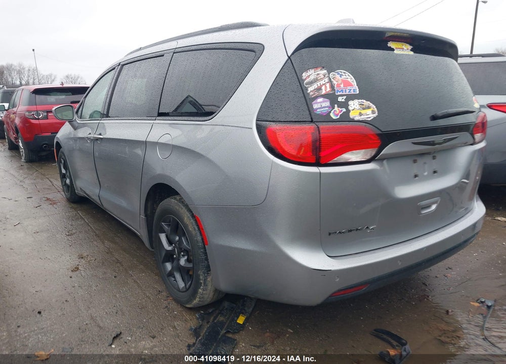 2018 CHRYSLER PACIFICA TOURING L VIN: 2C4RC1BG3JR260690