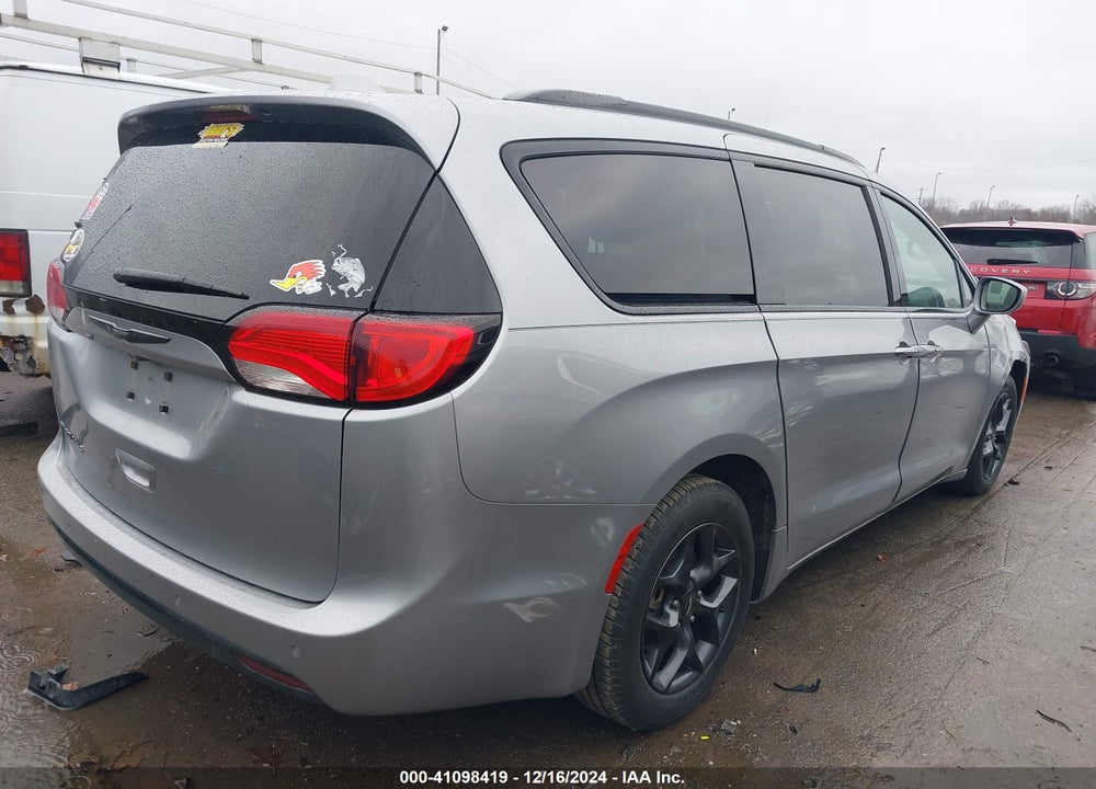 2018 CHRYSLER PACIFICA TOURING L VIN: 2C4RC1BG3JR260690