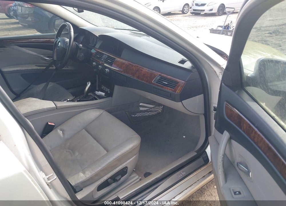 2010 BMW 528I VIN: WBANU5C51AC442555
