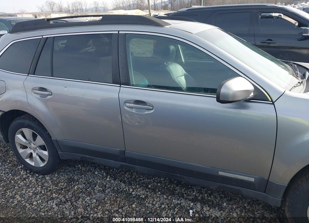 2011 SUBARU OUTBACK 2.5I LIMITED VIN: 4S4BRBLC0B3380826