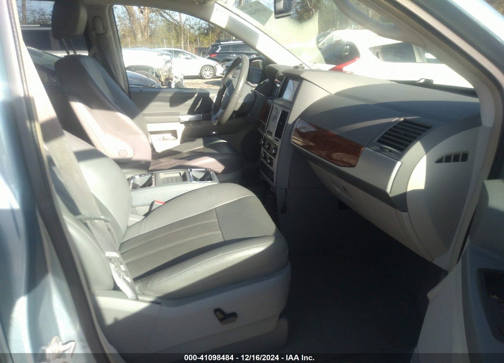 2008 CHRYSLER TOWN & COUNTRY TOURING VIN: 2A8HR54P48R815101