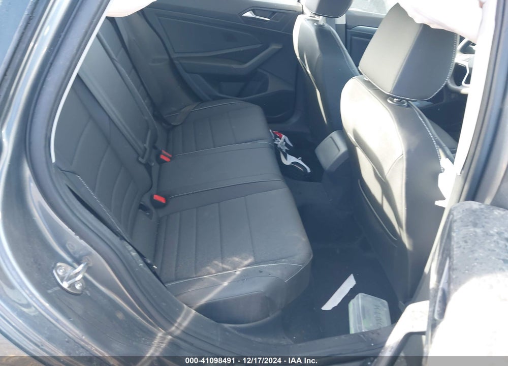 2024 VOLKSWAGEN JETTA VIN: 3VW7M7BUXRM075081