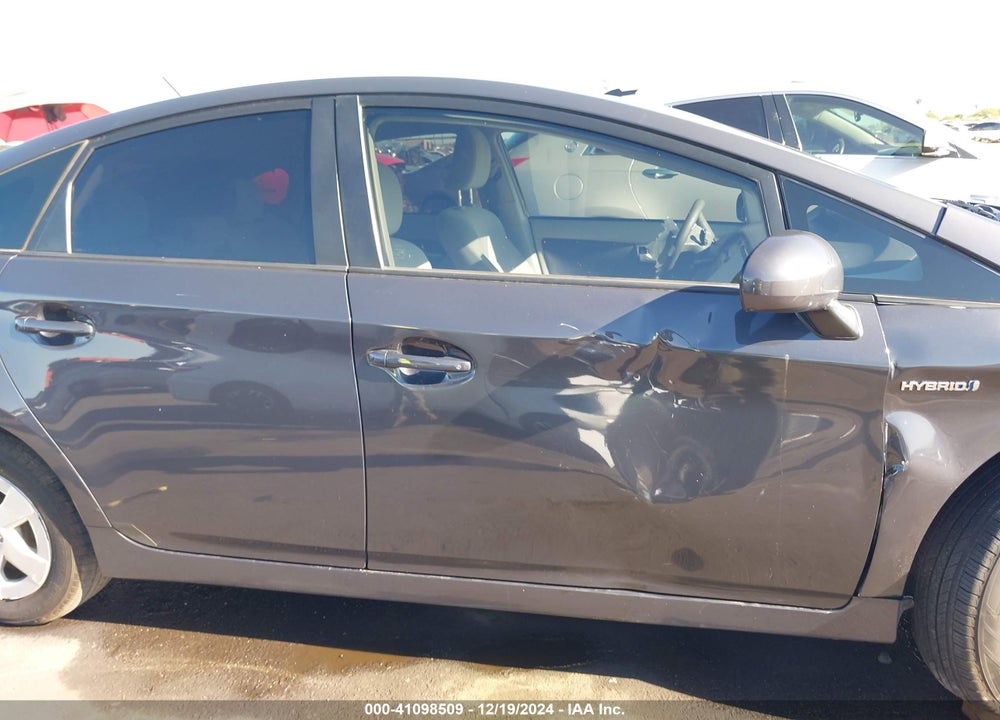 2011 TOYOTA PRIUS TWO VIN: JTDKN3DU4B0280811