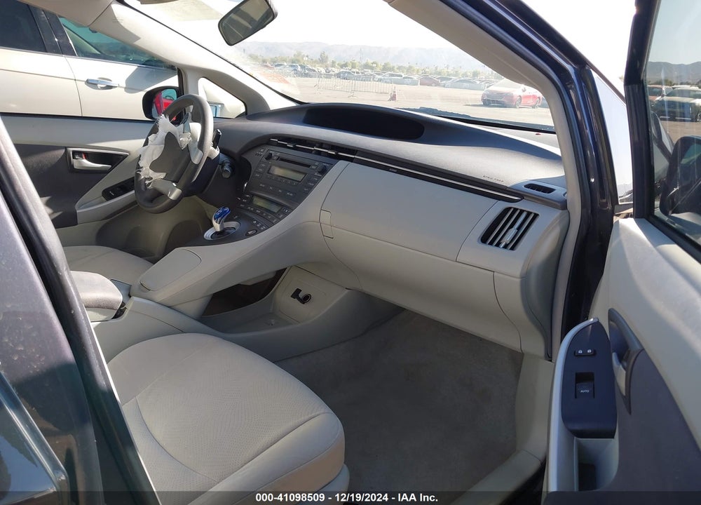2011 TOYOTA PRIUS TWO VIN: JTDKN3DU4B0280811