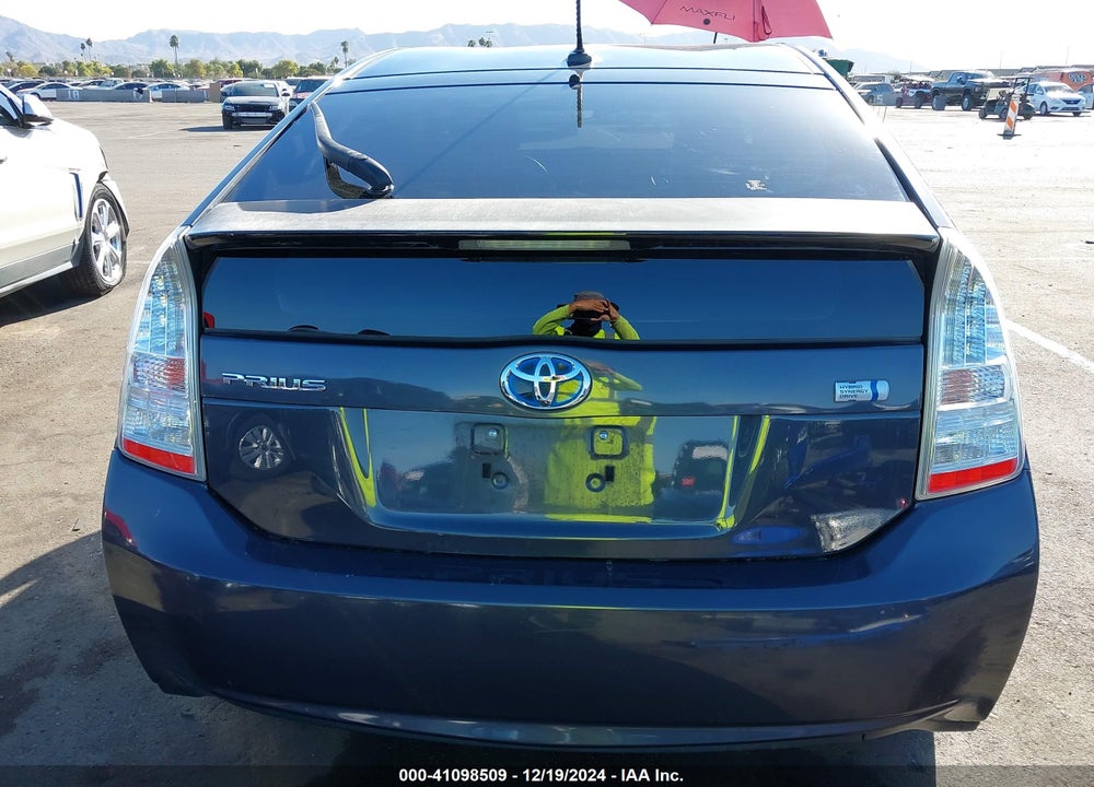 2011 TOYOTA PRIUS TWO VIN: JTDKN3DU4B0280811
