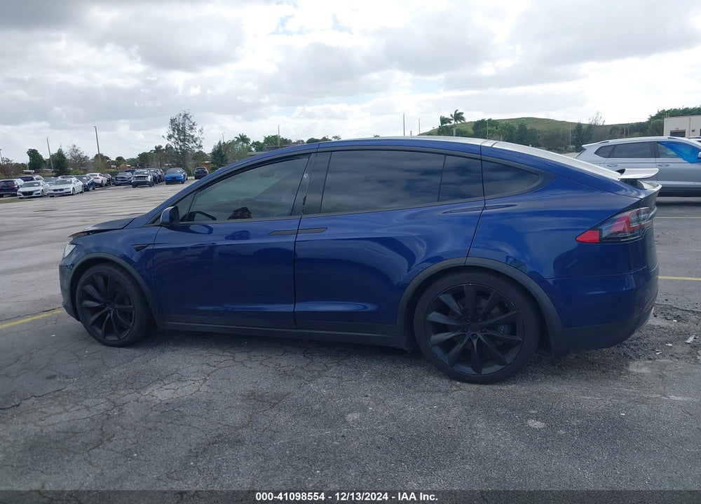 2020 TESLA MODEL X VIN: 5YJXCDE28LF302696