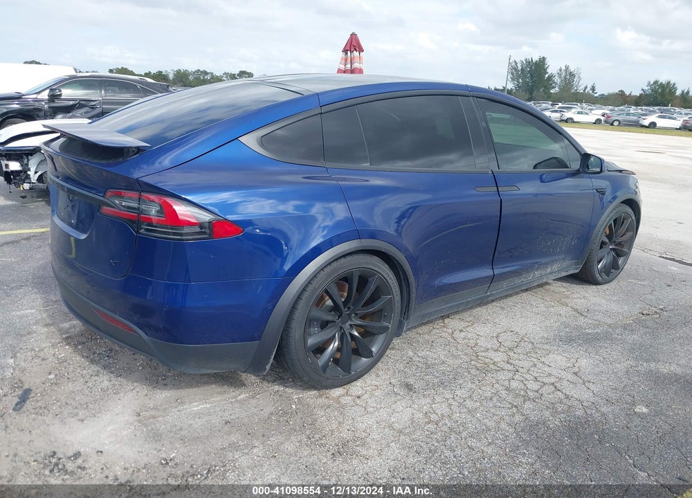 2020 TESLA MODEL X VIN: 5YJXCDE28LF302696