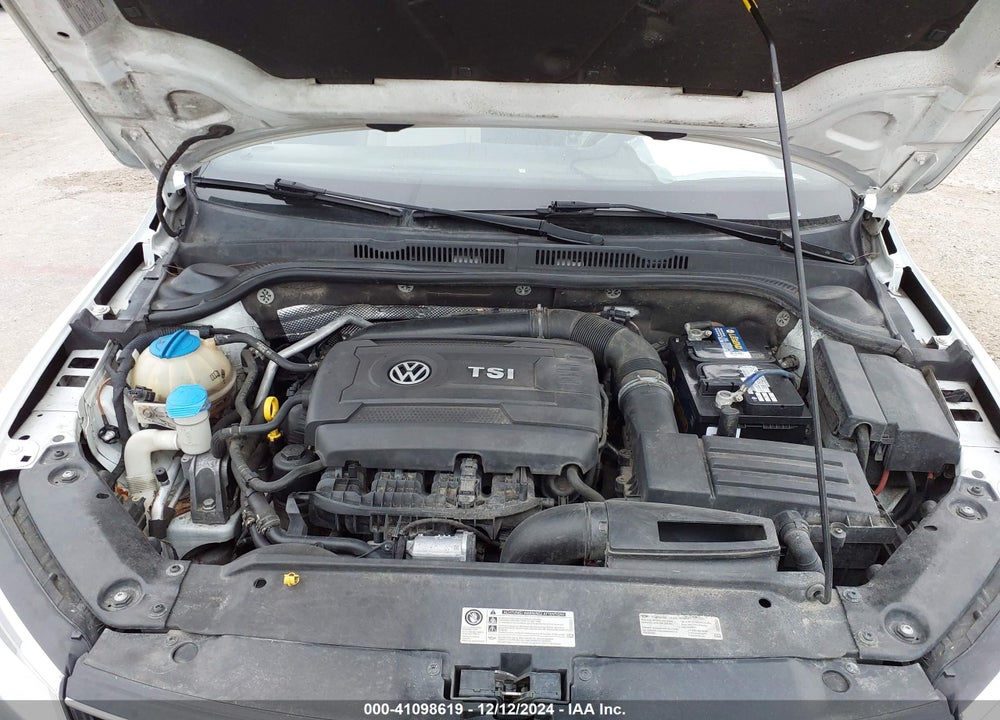 2015 VOLKSWAGEN JETTA 1.8T SPORT VIN: 3VWD17AJ1FM216439