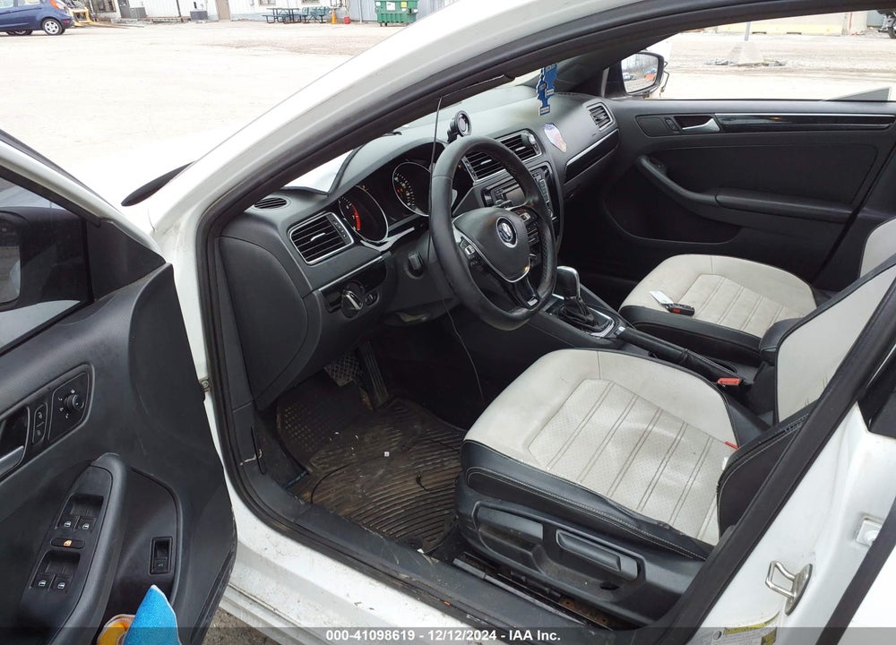 2015 VOLKSWAGEN JETTA 1.8T SPORT VIN: 3VWD17AJ1FM216439