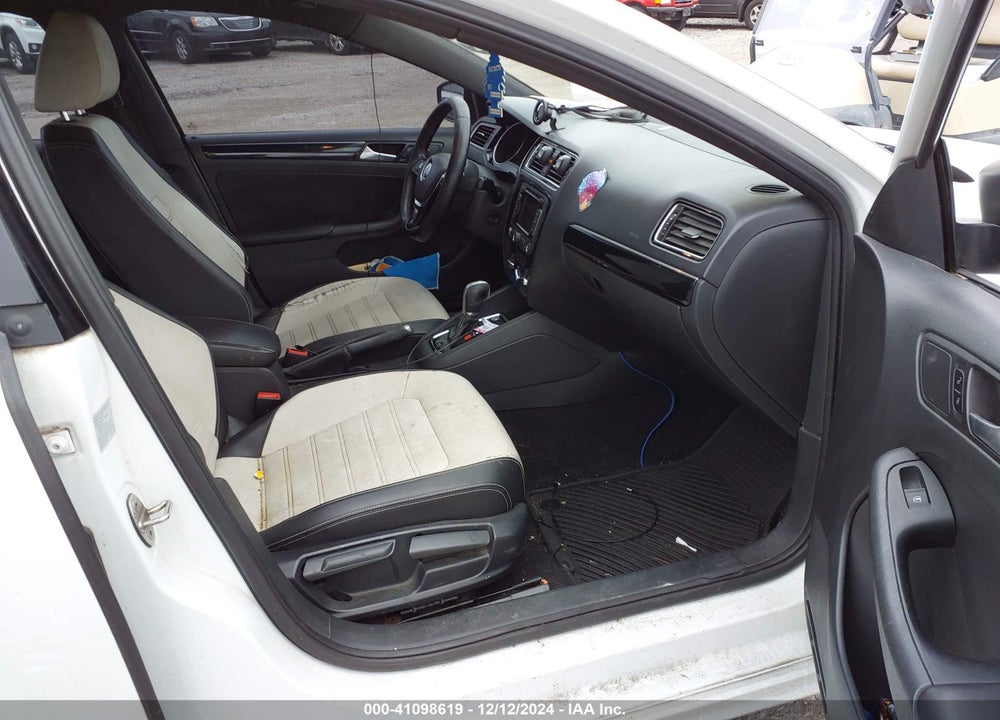 2015 VOLKSWAGEN JETTA 1.8T SPORT VIN: 3VWD17AJ1FM216439
