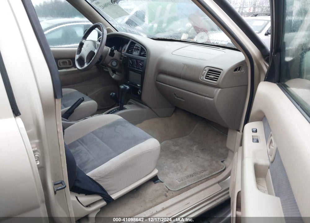 2001 NISSAN PATHFINDER SE VIN: JN8DR07Y31W507769