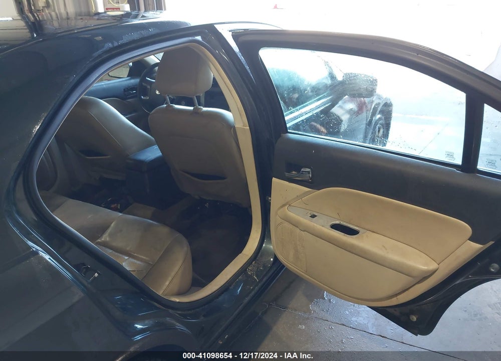 2010 MERCURY MILAN VIN: 3MEHM0CG6AR618813