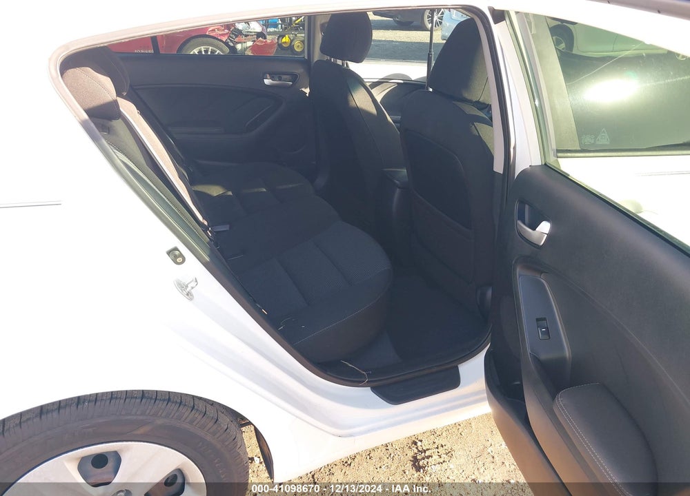2017 KIA FORTE LX VIN: KNAFK5A87H5678178