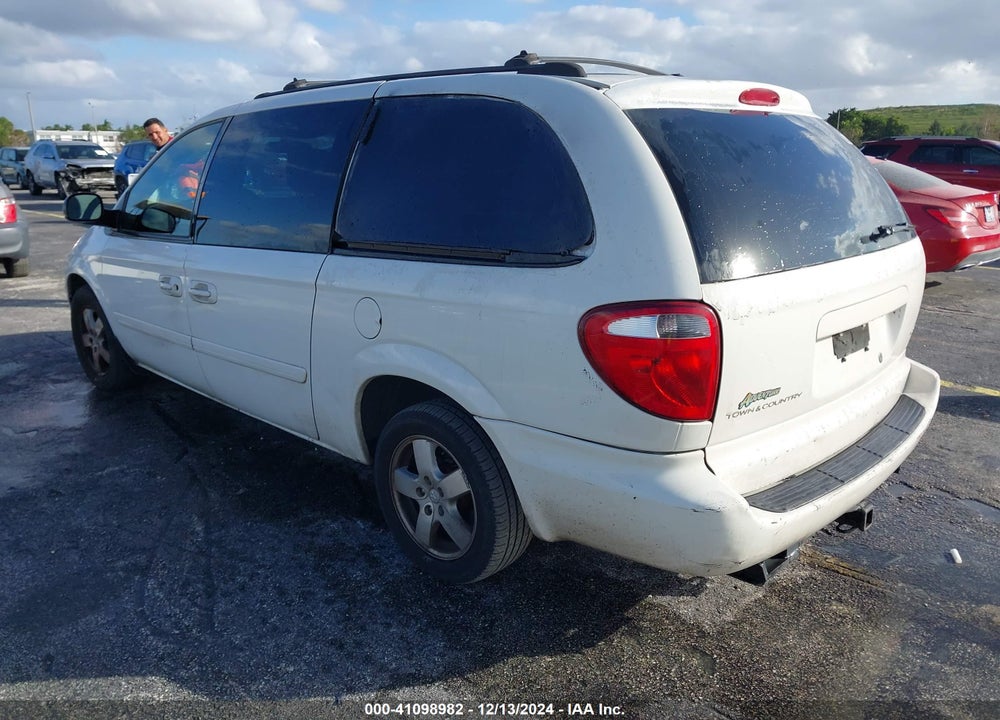 2005 DODGE GRAND CARAVAN SXT VIN: 2D4GP44L15R517247