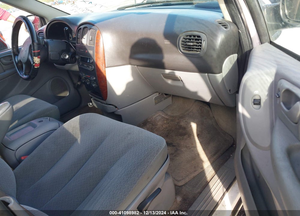 2005 DODGE GRAND CARAVAN SXT VIN: 2D4GP44L15R517247