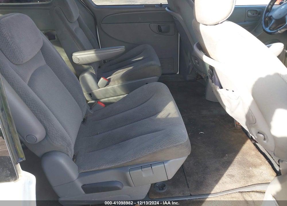 2005 DODGE GRAND CARAVAN SXT VIN: 2D4GP44L15R517247