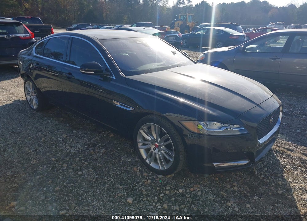2017 JAGUAR XF 35T PRESTIGE VIN: SAJBE4BV4HCY30941