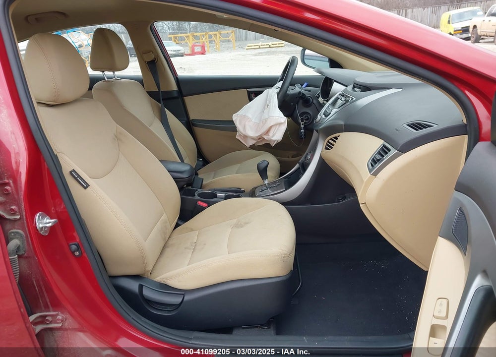 2013 HYUNDAI ELANTRA VIN: KMHDH4AE8DU538502