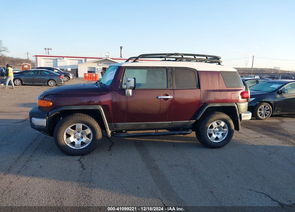 2007 TOYOTA FJ CRUISER VIN: JTEBU11FX70060069