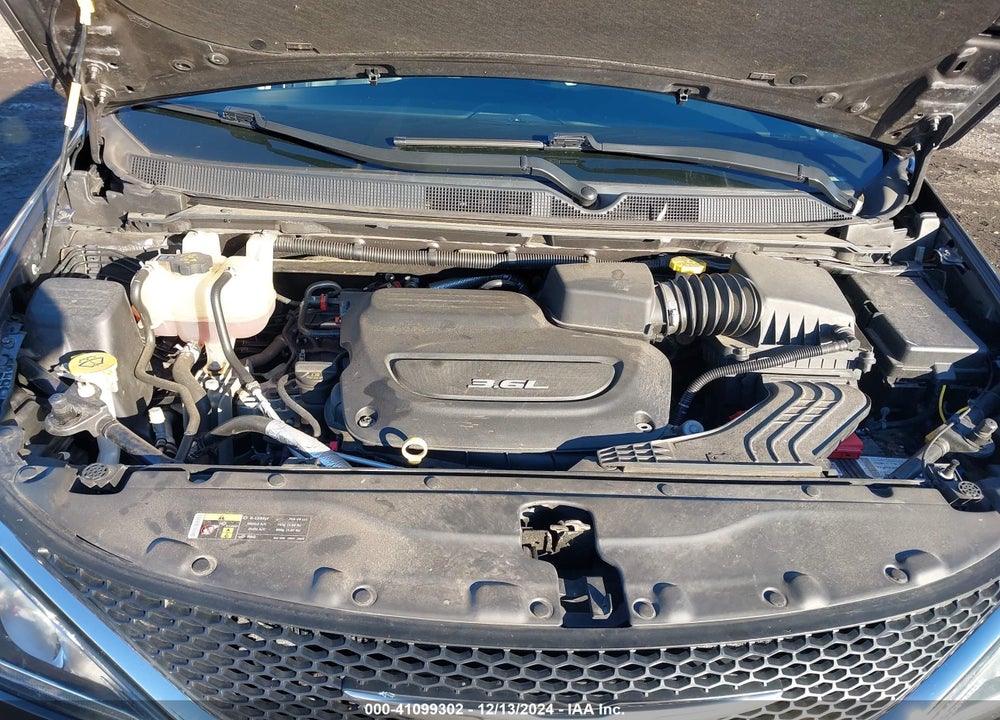 2017 CHRYSLER PACIFICA TOURING L VIN: 2C4RC1BGXHR805259