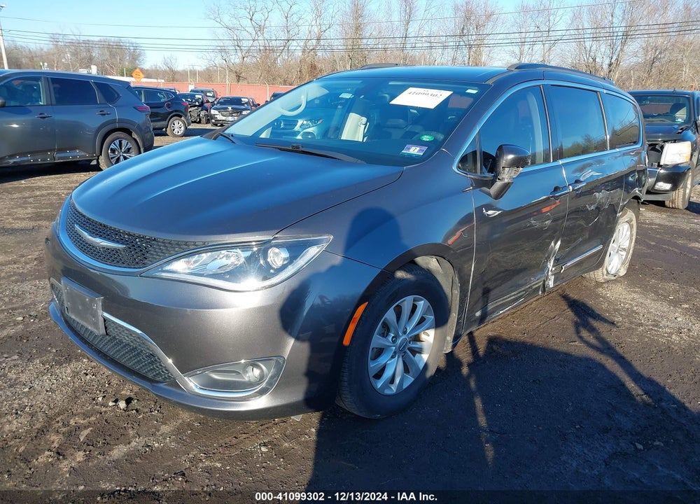 2017 CHRYSLER PACIFICA TOURING L VIN: 2C4RC1BGXHR805259