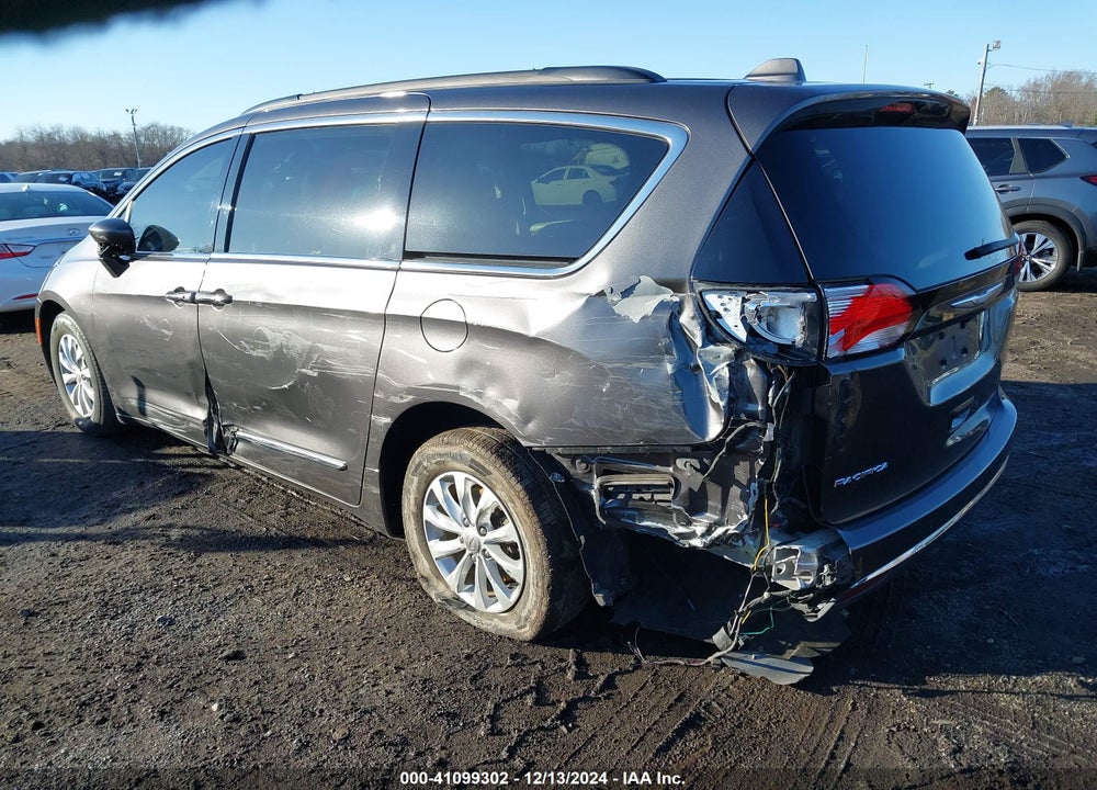 2017 CHRYSLER PACIFICA TOURING L VIN: 2C4RC1BGXHR805259