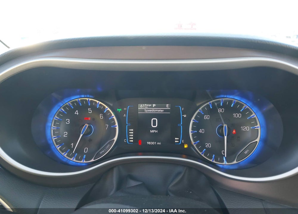 2017 CHRYSLER PACIFICA TOURING L VIN: 2C4RC1BGXHR805259
