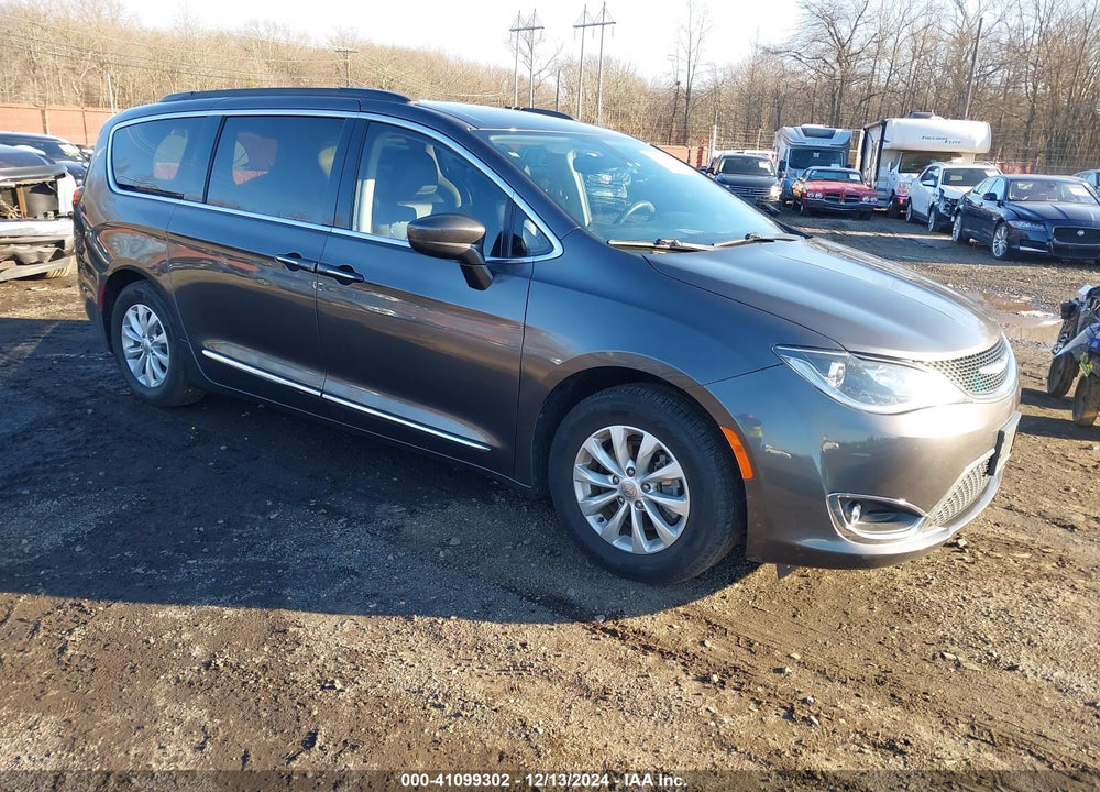 2017 CHRYSLER PACIFICA TOURING L VIN: 2C4RC1BGXHR805259