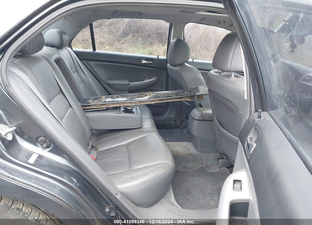 2004 HONDA ACCORD 2.4 EX VIN: 1HGCM56844A040210