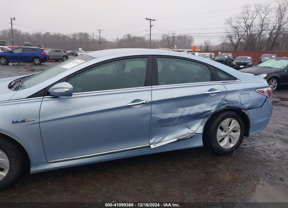 2013 HYUNDAI SONATA HYBRID VIN: KMHEC4A42DA086719