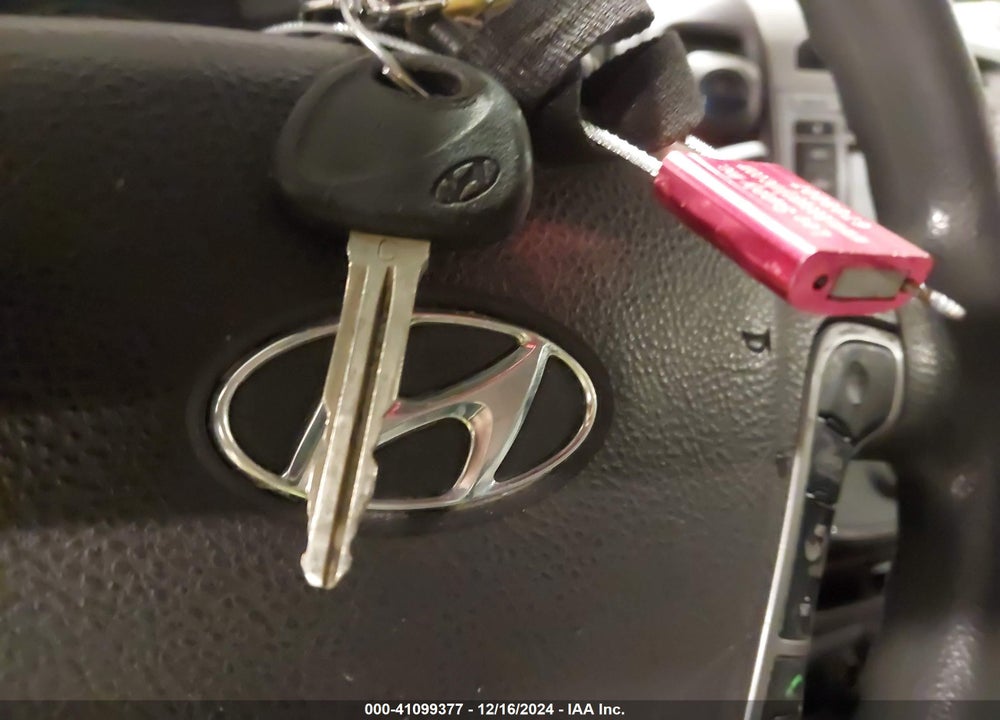 2010 HYUNDAI SANTA FE GLS VIN: 5NMSG3AB9AH395304