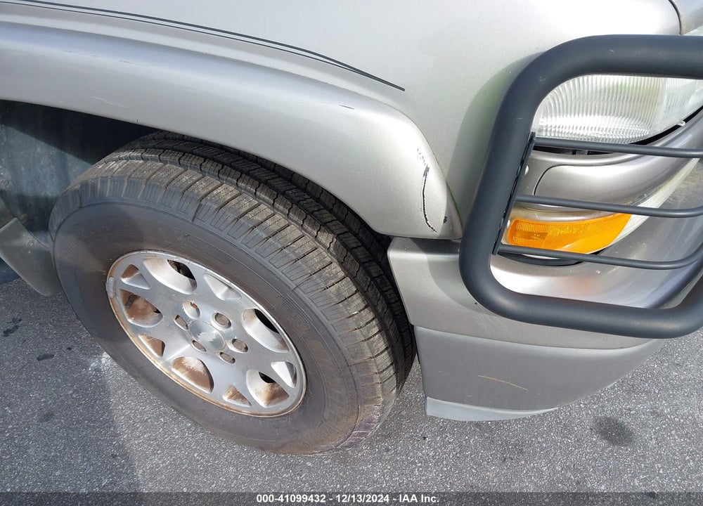 2002 CHEVROLET TAHOE Z71 VIN: 1GNEK13Z72R215588