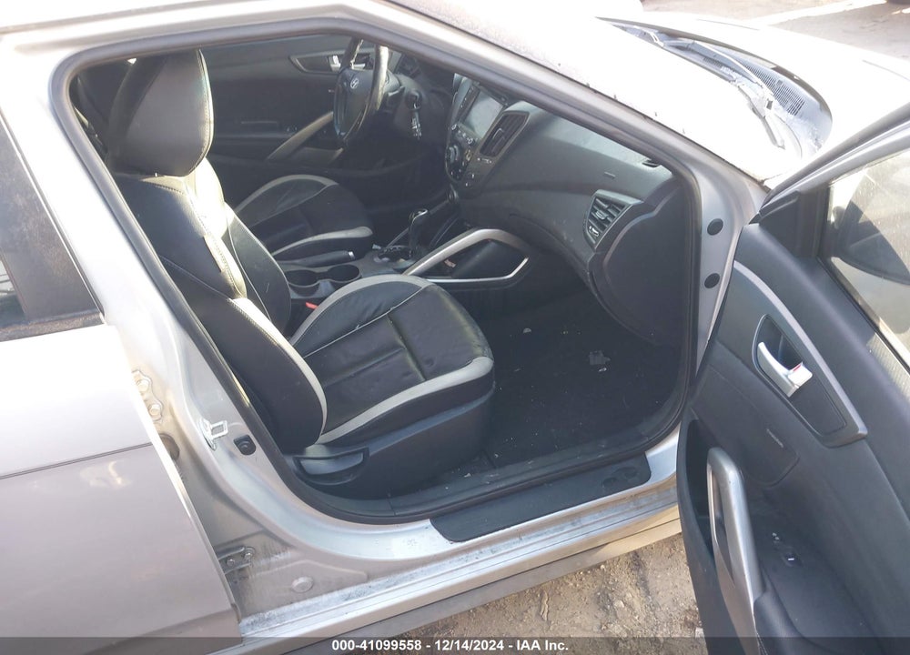 2013 HYUNDAI VELOSTER VIN: KMHTC6AE3DU156710